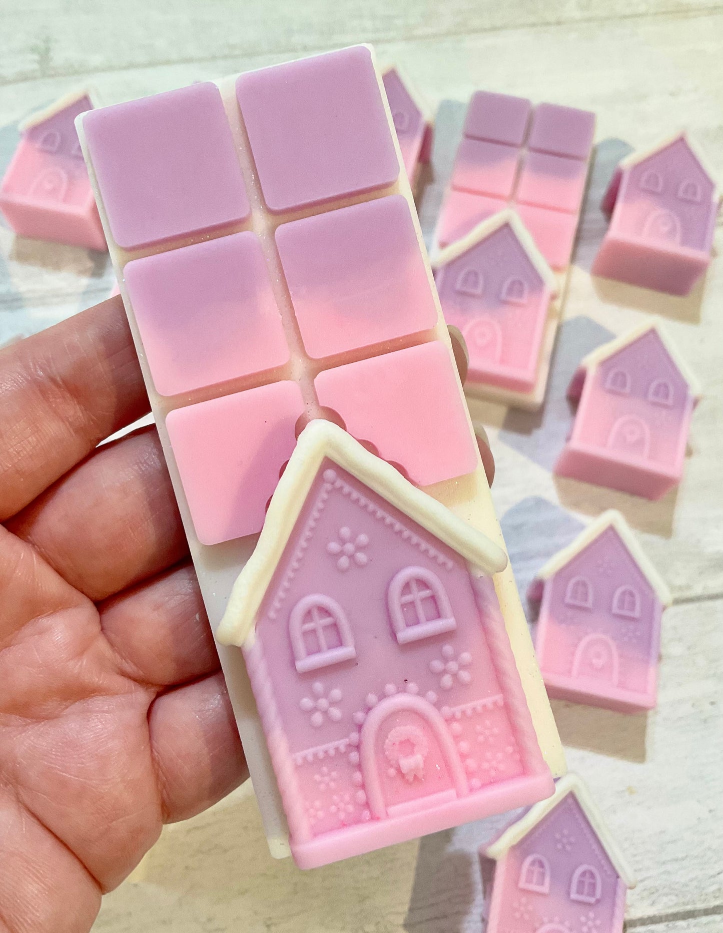 Gingerbread Houses & Snap Bars 🏡 Blackberry Frost & Cedarwood