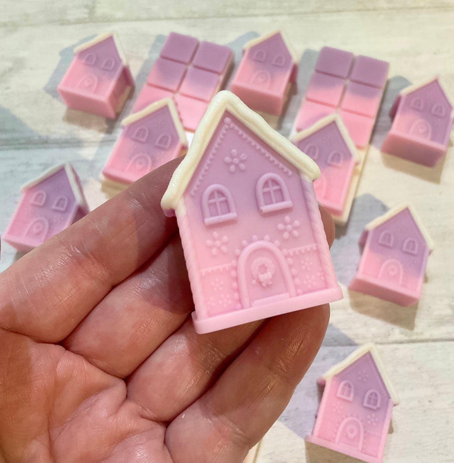 Gingerbread Houses & Snap Bars 🏡 Blackberry Frost & Cedarwood