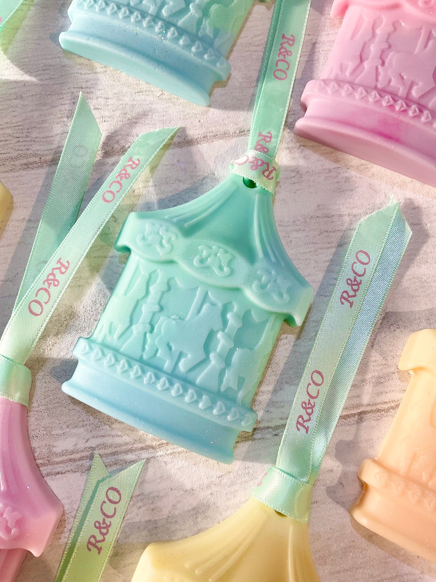 Carousel 🎠 Turquoise